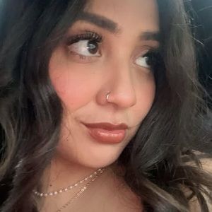 Meet your Posher, Yesenia